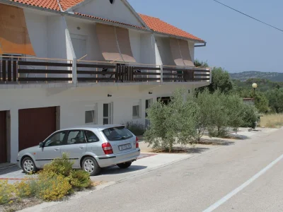 Apartment Two bedroom apartment with balcony and sea view Božava, Dugi otok A-8123-c - Outdoor photo 10