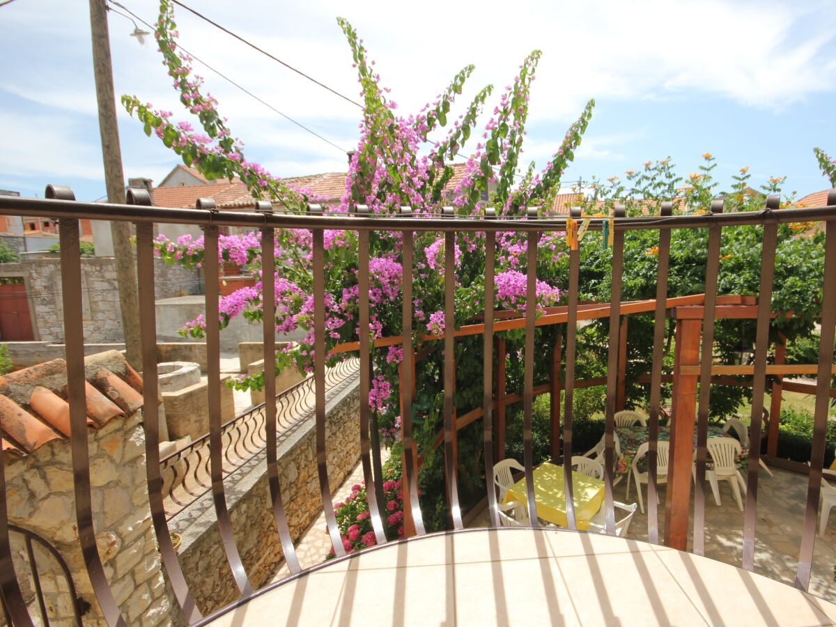 Apartment One bedroom apartment with balcony Kukljica, Ugljan A-8210-b