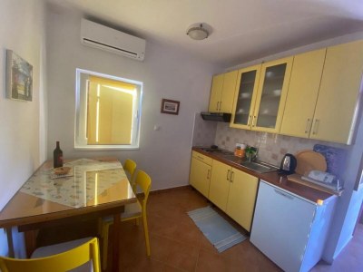 Apartment One bedroom apartment with air-conditioning Sali, Dugi otok A-8110-b - Outdoor photo 14