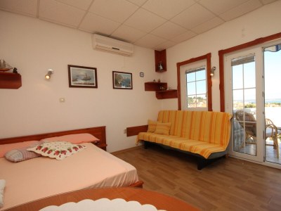 Apartment Studio flat with terrace and sea view Preko, Ugljan AS-8224-b - Outdoor photo 23