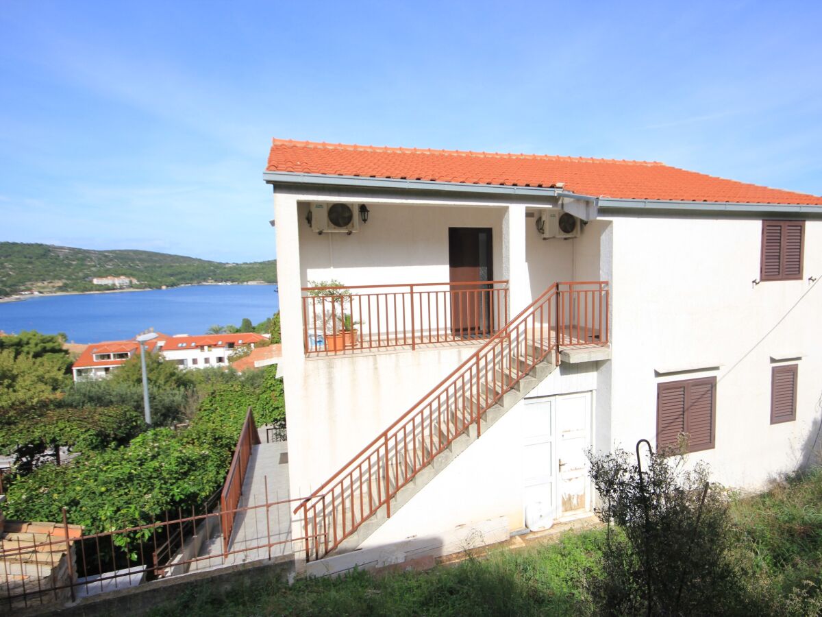 Apartment Two bedroom apartment with balcony and sea view Vis A-8448-a - Outdoor photo 5