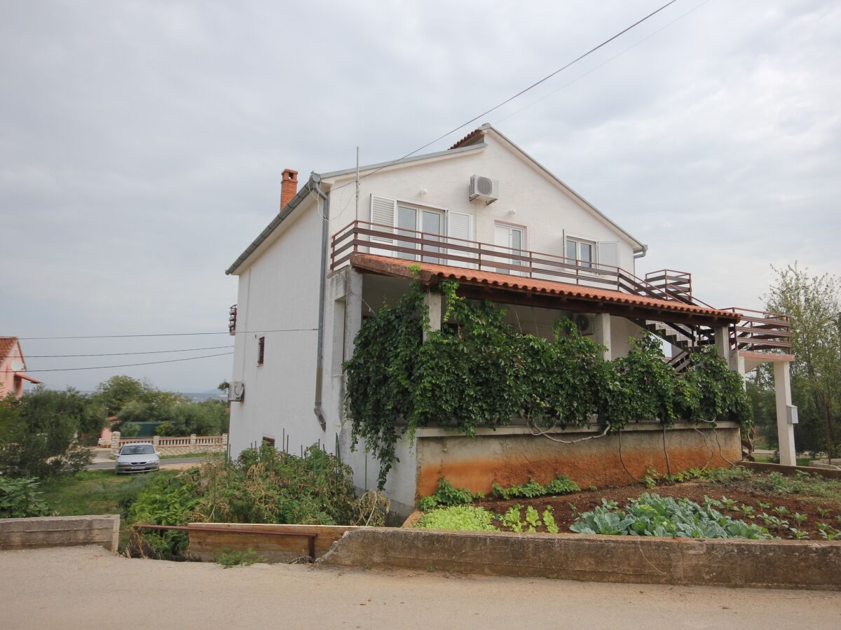 Apartment Two bedroom apartment with terrace and sea view Kraj, Pašman A-8502-a - Outdoor photo 3