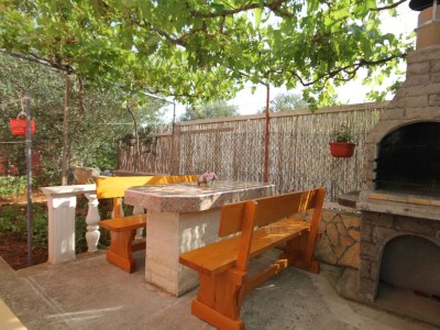 Apartment Two bedroom apartment with terrace Kukljica, Ugljan A-8277-a - Outdoor photo 14