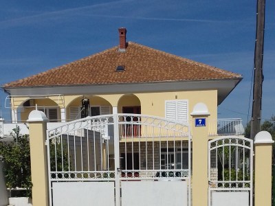 Apartment One bedroom apartment with balcony and sea view Kukljica, Ugljan A-8277-c - Outdoor photo 3