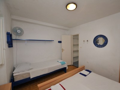 Apartment One bedroom apartment with terrace and sea view Milna, Vis A-8490-a - Outdoor photo 17