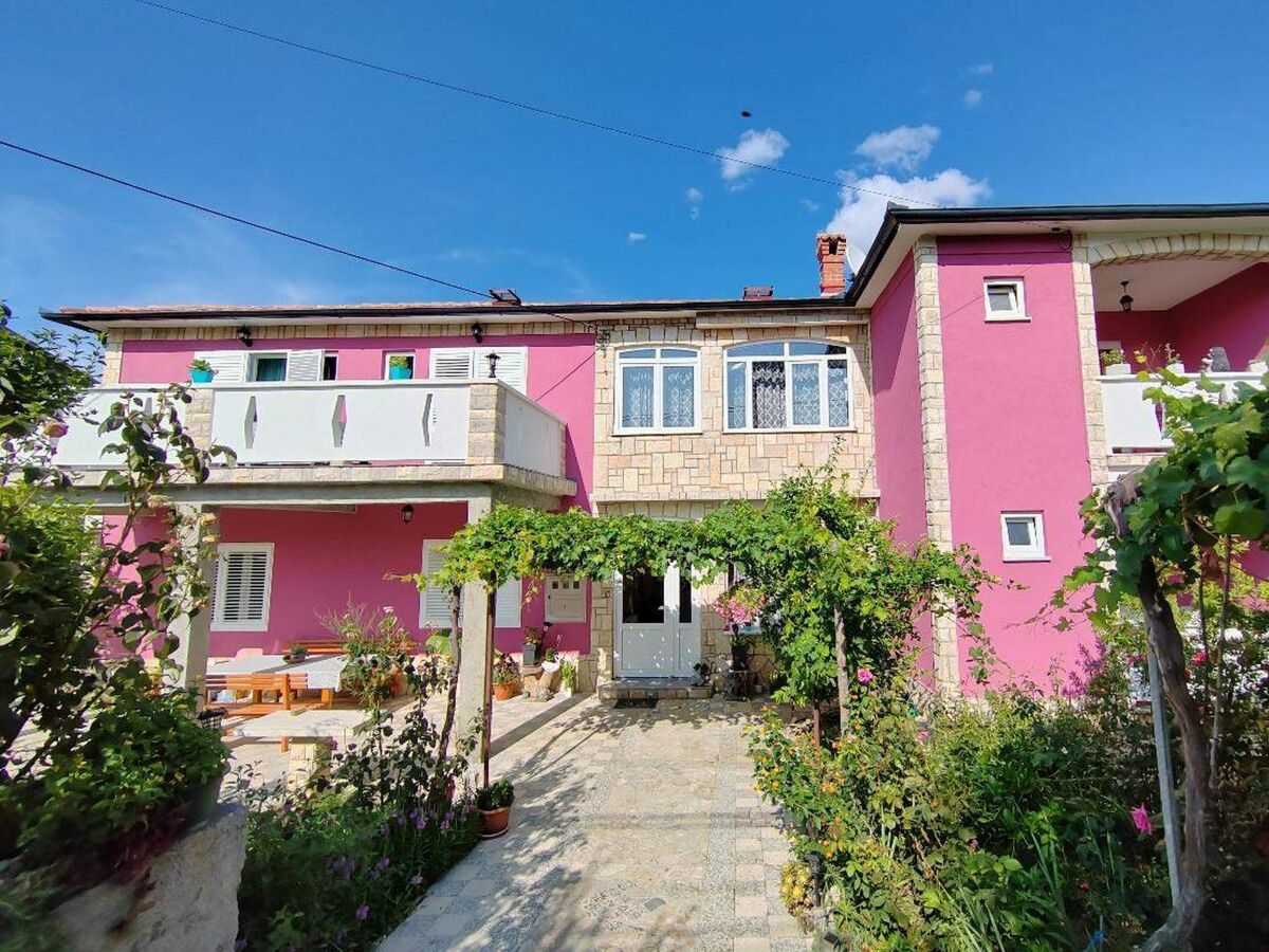 Apartment Four-bedroom apartment with terrace Mundanije, Rab A-23299-a