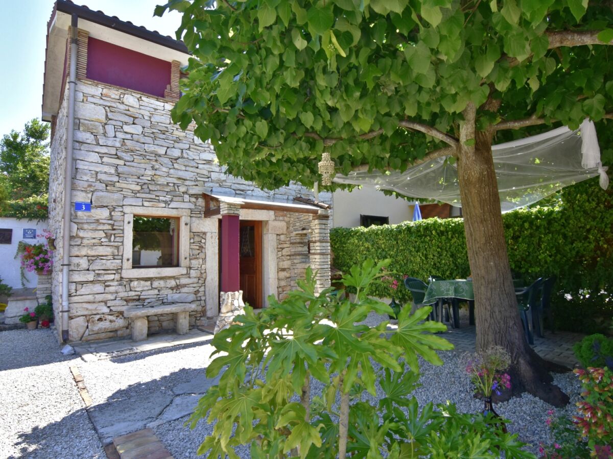 Holiday house Two bedroom house with terrace Zambratija, Umag K-22708 - Outdoor photo 2