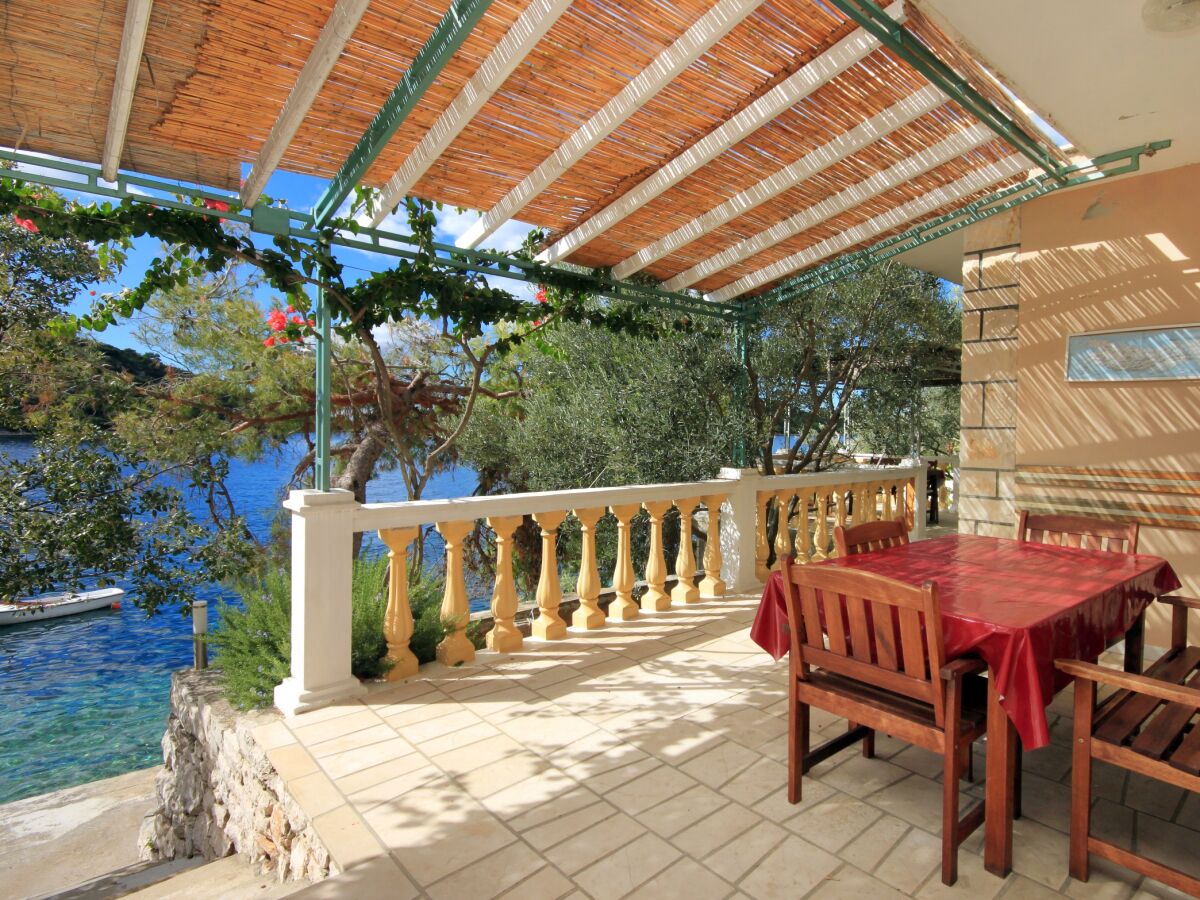 Apartment One bedroom apartment near beach Karbuni, Korčula A-9308-c