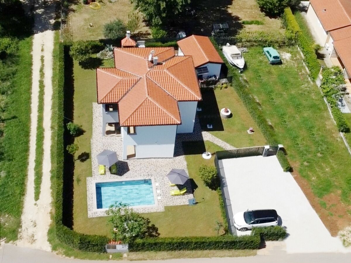 Apartment Two bedroom apartment with terrace Čepljani, Umag A-23565-b - Outdoor photo 2