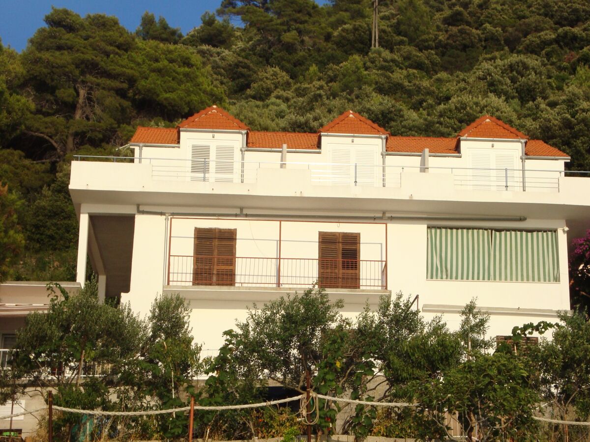 Apartment Studio flat near beach Ubli, Lastovo AS-8354-a