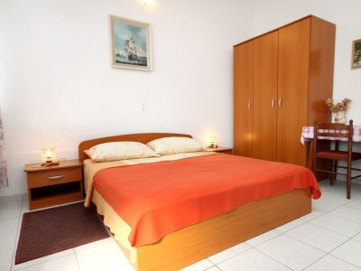 Apartment Studio flat near beach Ubli, Lastovo AS-8354-a - Outdoor photo 7