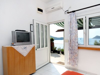 Apartment Studio flat near beach Ubli, Lastovo AS-8354-a - Outdoor photo 8