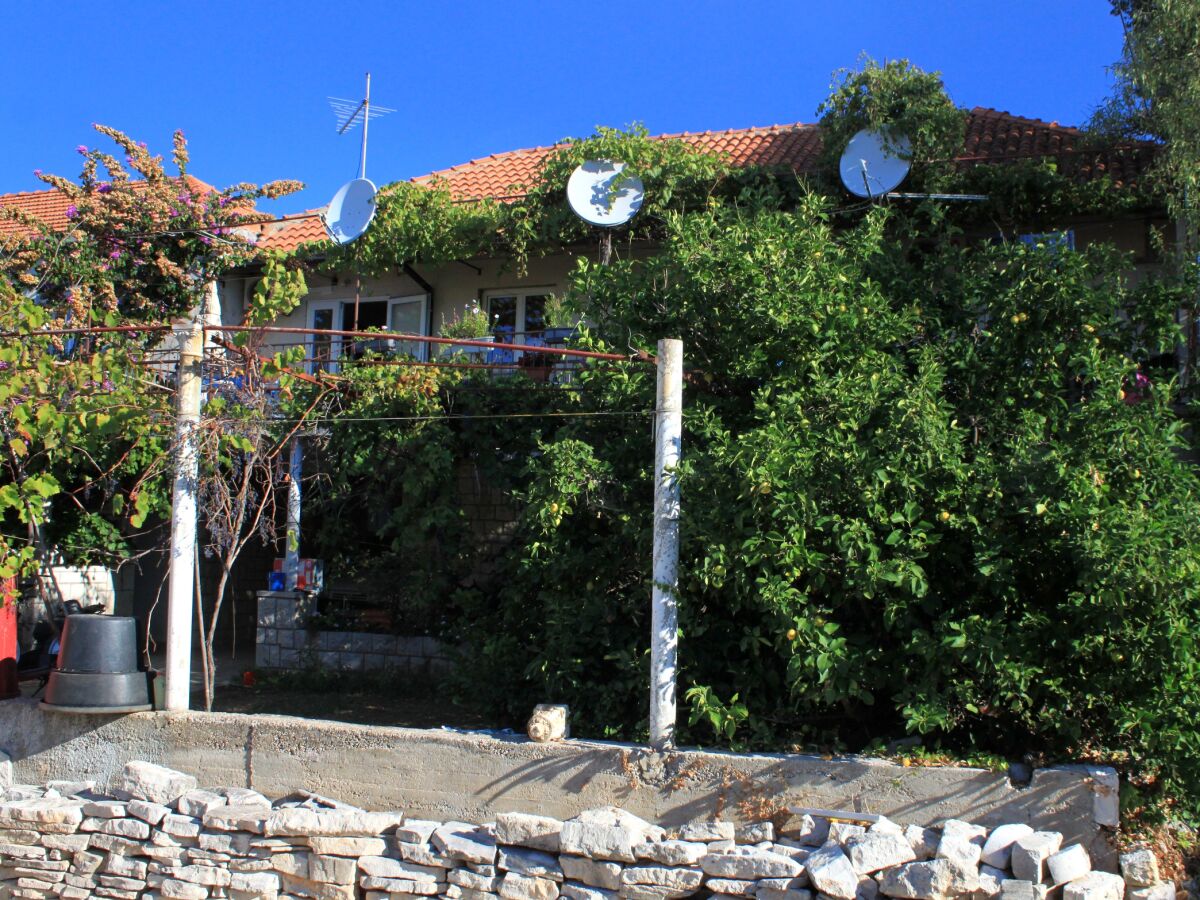 Apartment Two bedroom apartment with terrace and sea view Lumbarda, Korčula A-9262-a - Outdoor photo 2