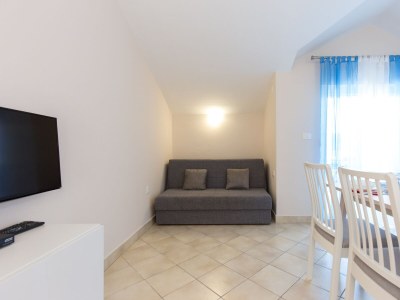 Apartment One bedroom apartment near beach Čižići, Krk A-20433-b - Outdoor photo 17