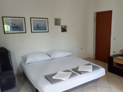 Apartment One bedroom apartment with terrace Postira, Brač A-9241-a - Outdoor photo 8