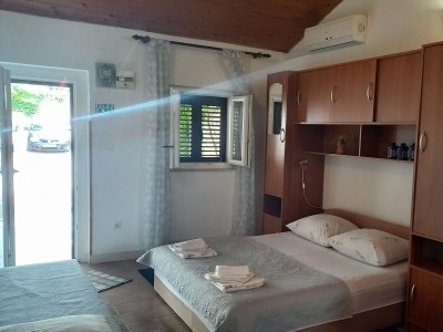 Apartment Studio flat with terrace Postira, Brač AS-9241-a - Outdoor photo 9