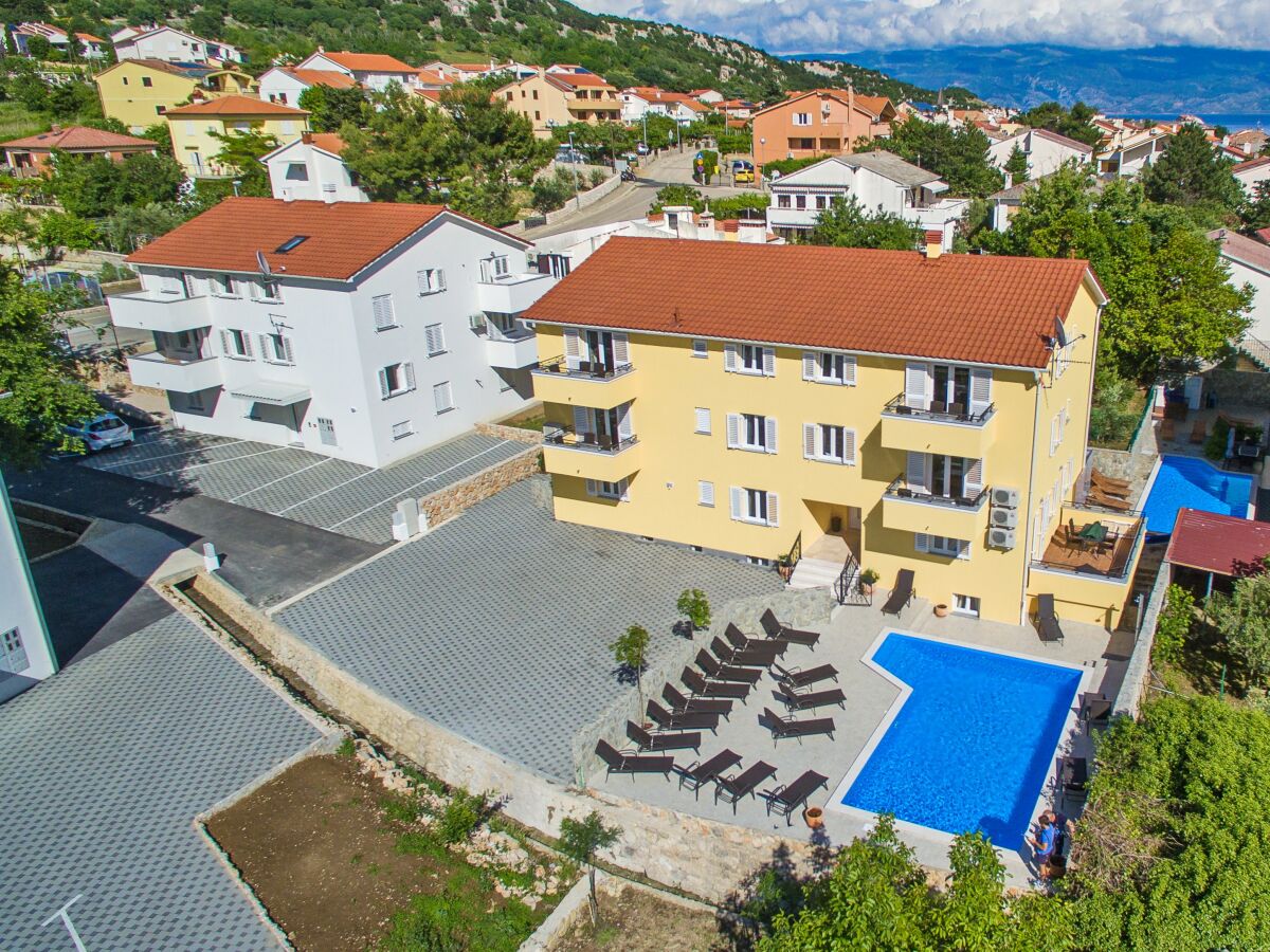Apartment Two bedroom apartment with balcony Baška, Krk A-18780-d