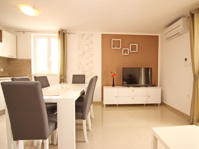 Apartment Two bedroom apartment with balcony Baška, Krk A-18780-d - Outdoor photo 7