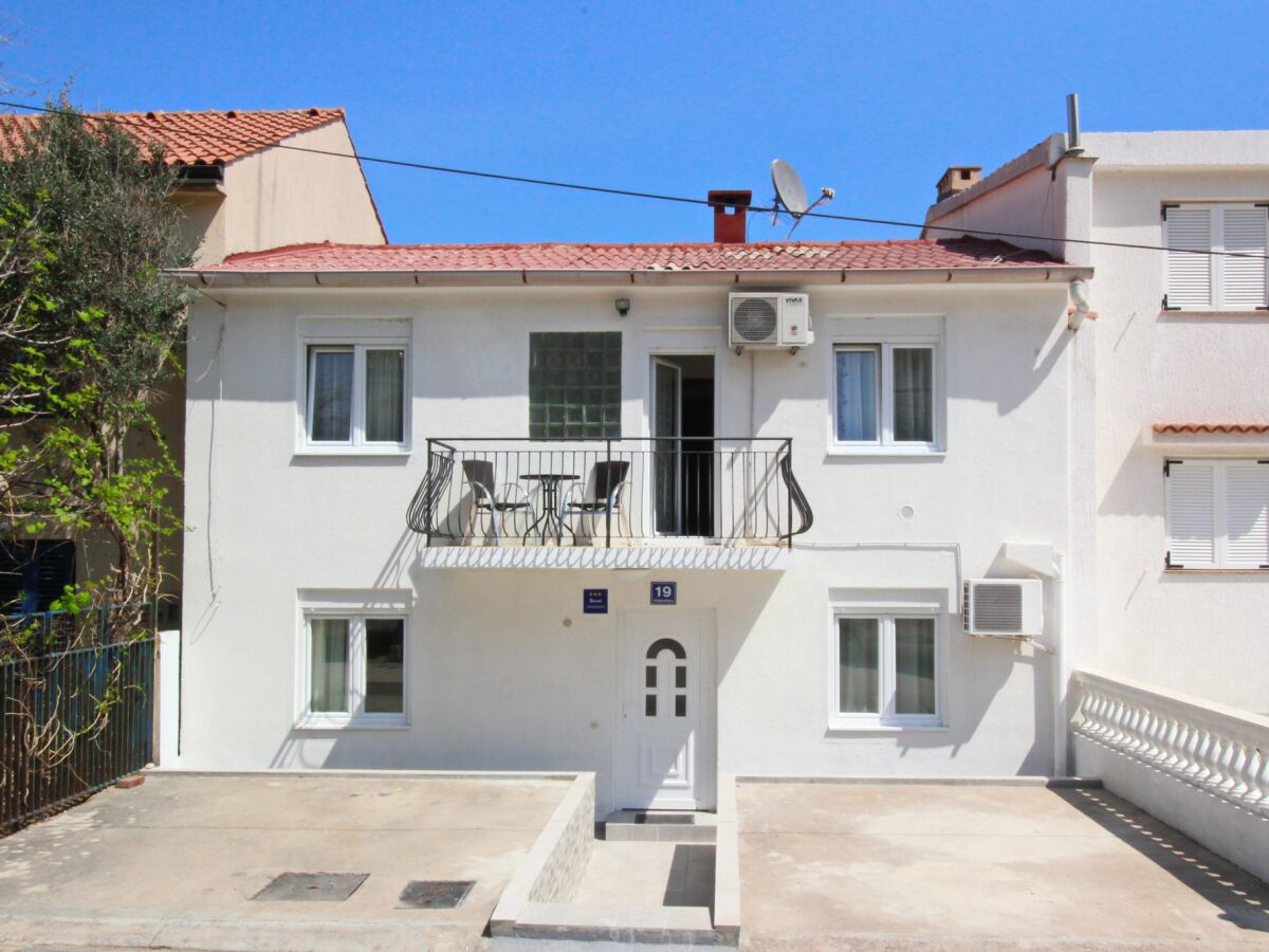 Apartment Two bedroom apartment with terrace Baška, Krk A-19215-c