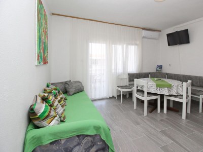 Apartment Two bedroom apartment with terrace Baška, Krk A-19215-c - Outdoor photo 3