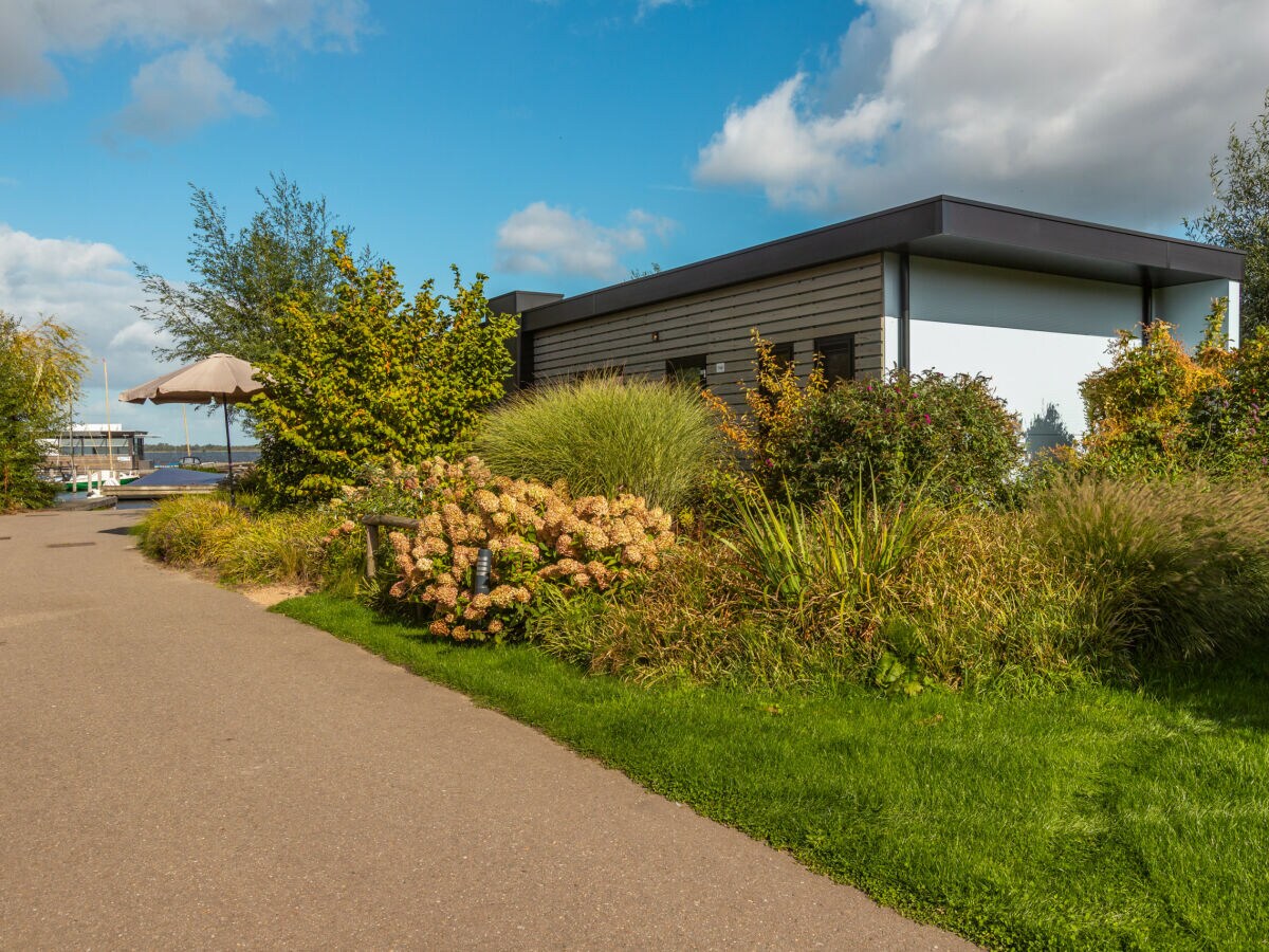 Bungalow Vakantiepark Wiedense meren - Rietland Lodge | 4 p - Outdoor photo 5