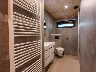 Chalet Vakantiepark De Wiltzangh - Esborg Lodge Hottub 6 - Features photo 16