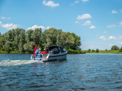 Holiday house Vakantiepark Aan de Maas - Vakantiehuis 6L Waterfr - Outdoor photo 12