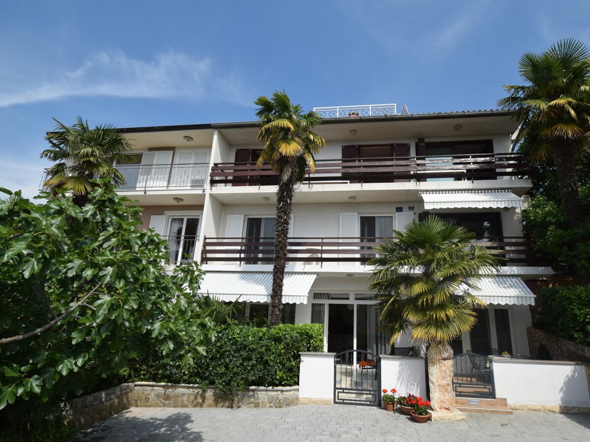 Apartment One bedroom apartment with terrace and sea view Malinska, Krk A-20370-a