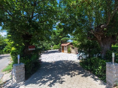 Apartment One bedroom apartment with terrace and sea view Malinska, Krk A-20370-a - Outdoor photo 11