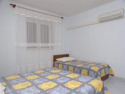 Apartment One bedroom apartment near beach Kustići, Pag A-4087-c - Outdoor photo 11