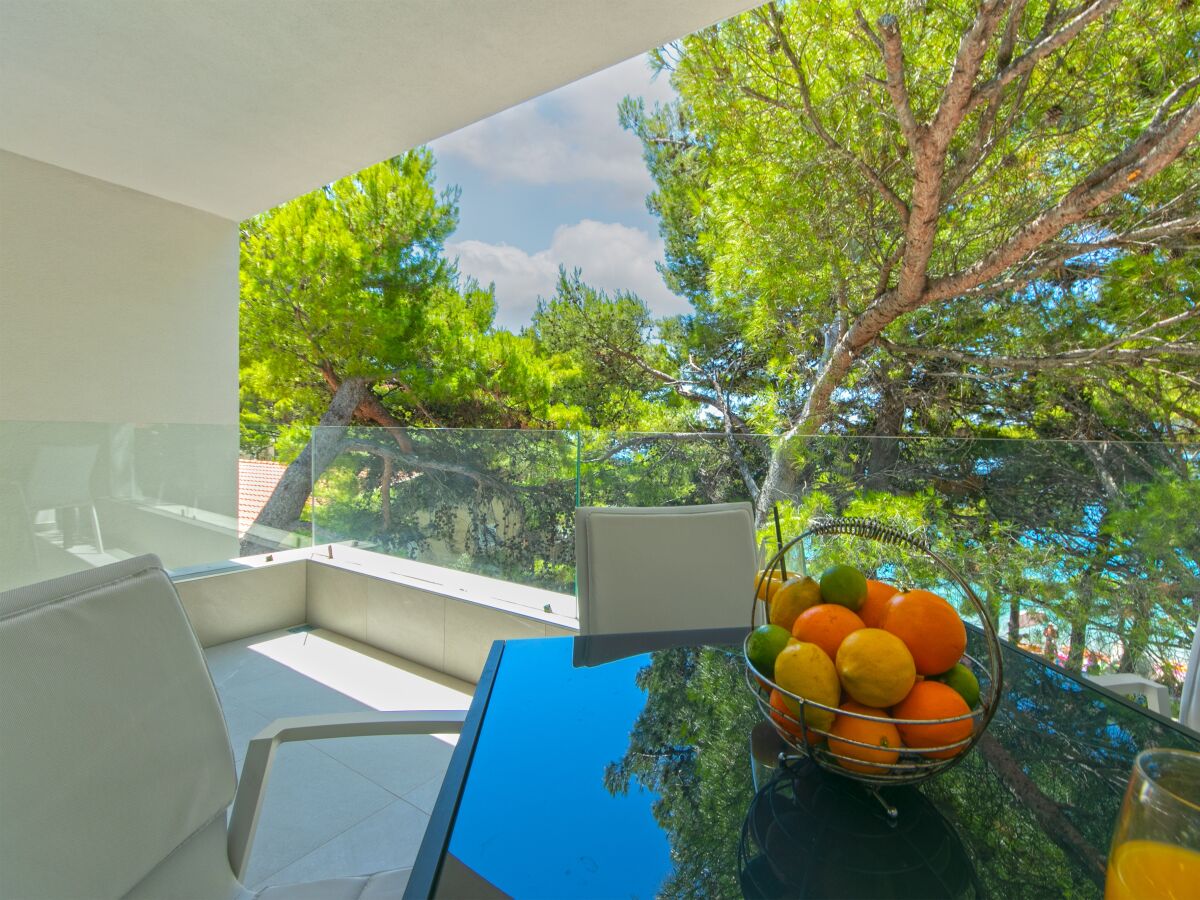 Apartment One bedroom apartment near beach Brela, Makarska A-6007-g