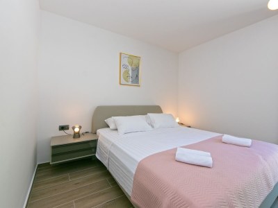 Apartment One bedroom apartment near beach Brela, Makarska A-6007-g - Outdoor photo 9