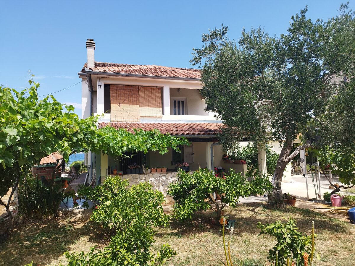 Apartment Studio flat with terrace and sea view Tkon, Pašman AS-6221-a - Outdoor photo 3