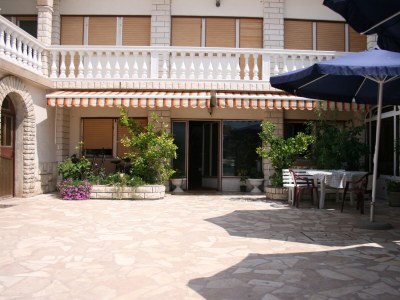 Apartment Two bedroom apartment with terrace and sea view Jezera, Murter A-5123-e in Jezera - Apartment