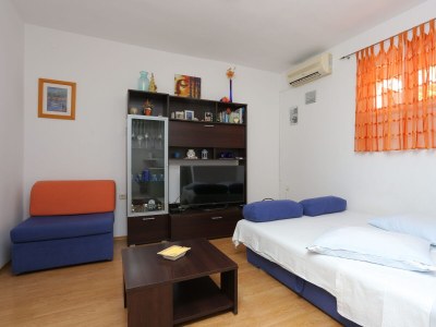 Apartment One bedroom apartment with terrace Baška Voda, Makarska A-21774-a - Outdoor photo 13