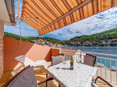 Apartment One bedroom apartment with terrace and sea view Brna, Korčula A-10057-c in Smokvica - Apartment