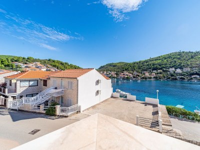 Apartment One bedroom apartment with terrace and sea view Brna, Korčula A-10057-c - Outdoor photo 13
