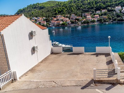 Apartment One bedroom apartment with terrace and sea view Brna, Korčula A-10057-c - Outdoor photo 14