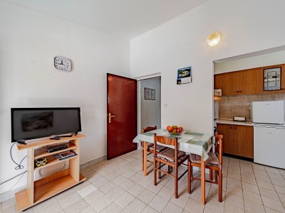 Apartment One bedroom apartment with terrace and sea view Brna, Korčula A-10057-c - Outdoor photo 18