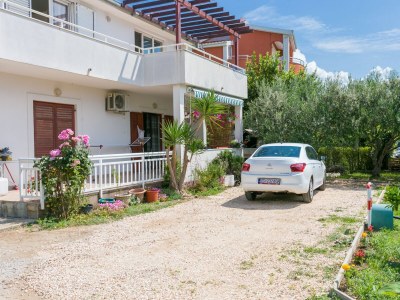 Apartment Three bedroom apartment with terrace and sea view Kaštel Štafilić, Kaštela A-20843-a - Outdoor photo 14