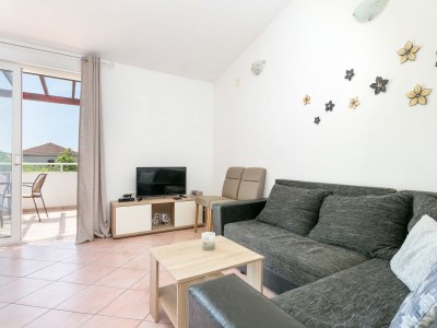 Apartment Three bedroom apartment with terrace and sea view Kaštel Štafilić, Kaštela A-20843-a - Outdoor photo 18