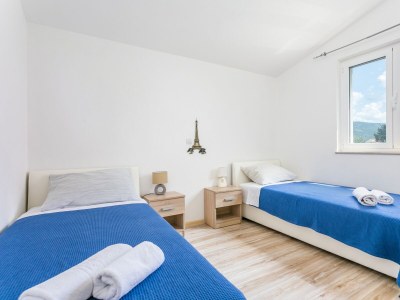 Apartment Three bedroom apartment with terrace and sea view Kaštel Štafilić, Kaštela A-20843-a - Outdoor photo 28