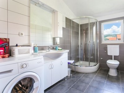 Apartment Three bedroom apartment with terrace and sea view Kaštel Štafilić, Kaštela A-20843-a - Outdoor photo 30