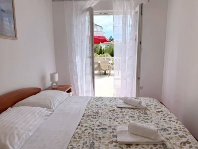 Apartment Two bedroom apartment near beach Šilo, Krk A-18704-f - Outdoor photo 17