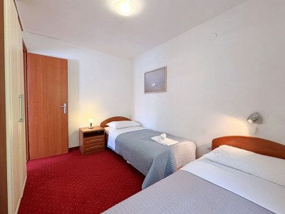 Apartment Two bedroom apartment near beach Šilo, Krk A-18704-f - Outdoor photo 18