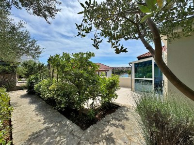 Apartment Two bedroom apartment near beach Šilo, Krk A-18704-f - Outdoor photo 25