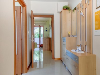 Apartment Two bedroom apartment with terrace Mali Lošinj, Lošinj A-8024-a - Outdoor photo 14