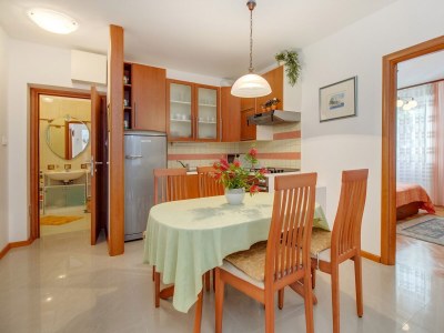 Apartment Two bedroom apartment with terrace Mali Lošinj, Lošinj A-8024-b - Outdoor photo 10