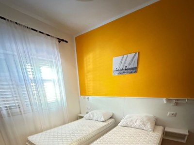 Apartment Two bedroom apartment with terrace Mali Lošinj, Lošinj A-15858-a - Outdoor photo 11