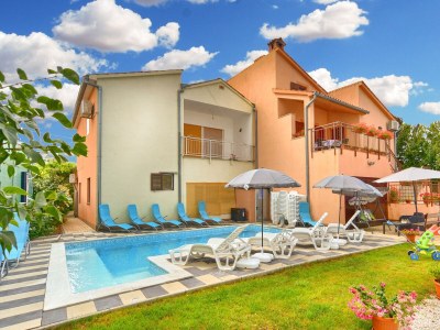 Apartment Two bedroom apartment with terrace Fažana A-19596-d - Outdoor photo 4